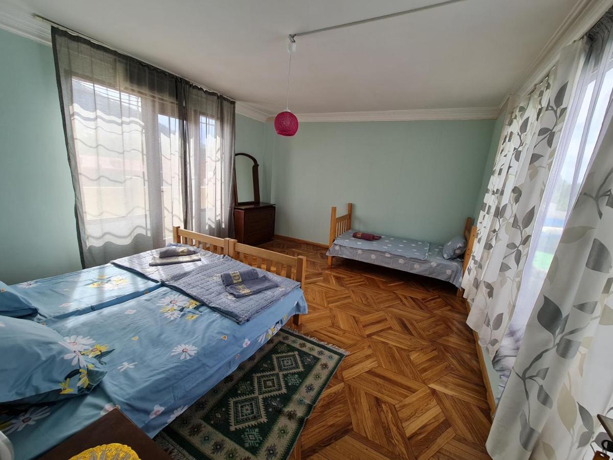 Guest House Sky Plus Tbilisi Exterior foto